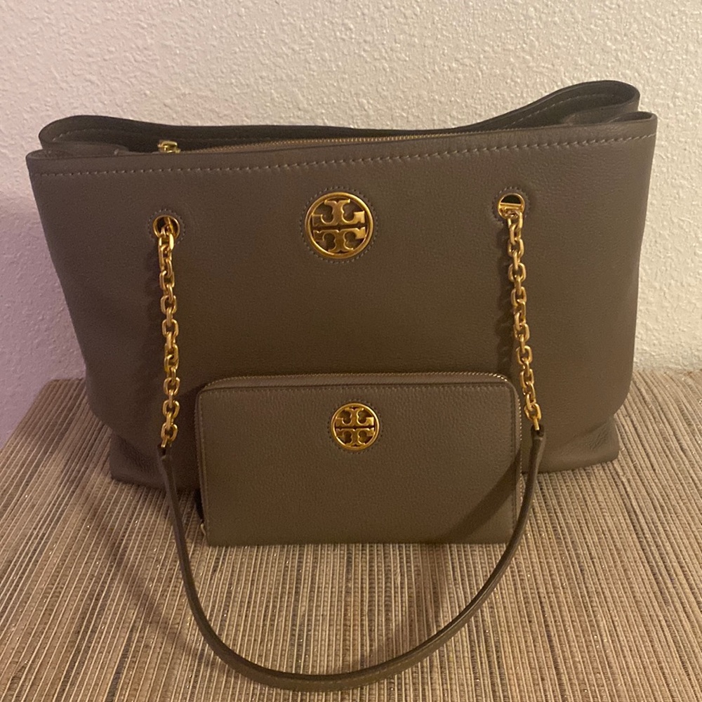 2PCS Tory Burch Carson Tote Silver Maple and Matching Wallet  Price Firm - Picture 3 of 16